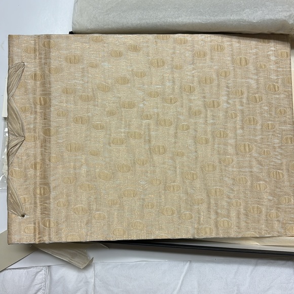 Molly West off white gossamer large wedding photo album - Picture 4 of 4